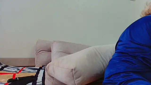 Brionia online show from 03.06.25