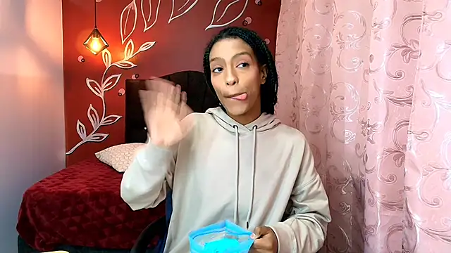 Zia Green online show from 01.04.25