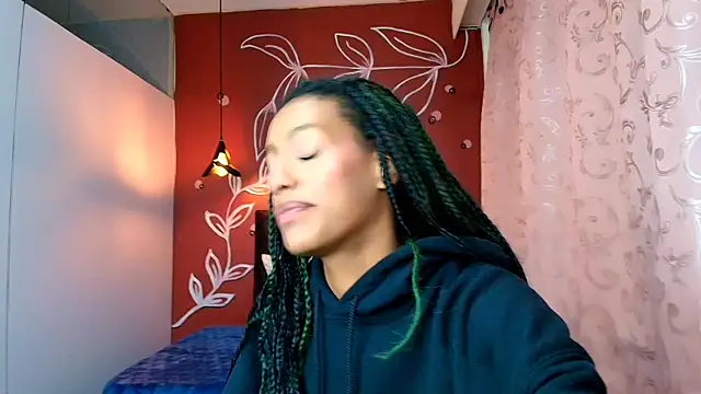 Zia Green online show from 01.15.25