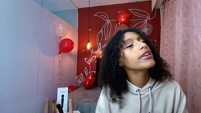 Zia Green online show from 02.18.25