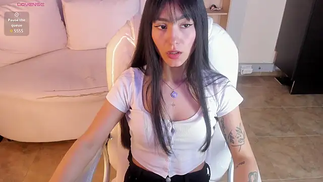 Amy Kiitty  online show from 03.17.25