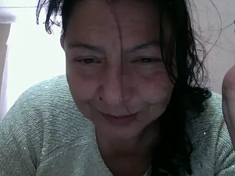 straichathot 08 online show from 12.04.25