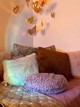  Chartlotte online show from 12.18.25