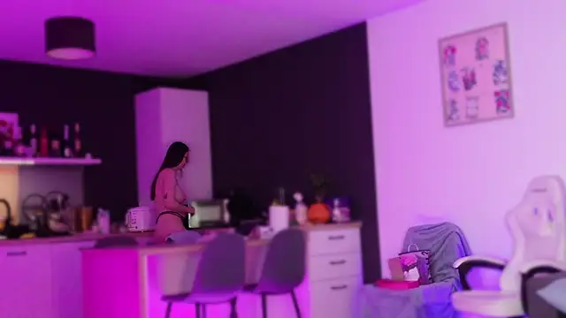 Lorennameliyy online show from 12.21.25