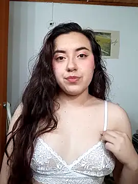 Emi chik online show from 10.19.25