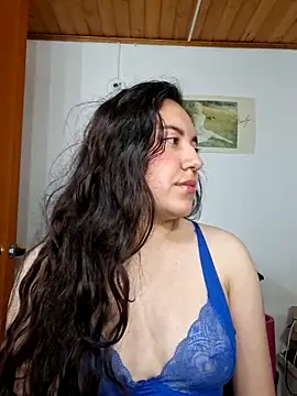 Emi chik online show from 04.24.26