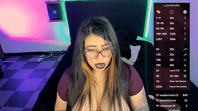 Snapshot of devilfoxtwo chatting on 12.18.24 devilfoxtwo online show from 12.18.24