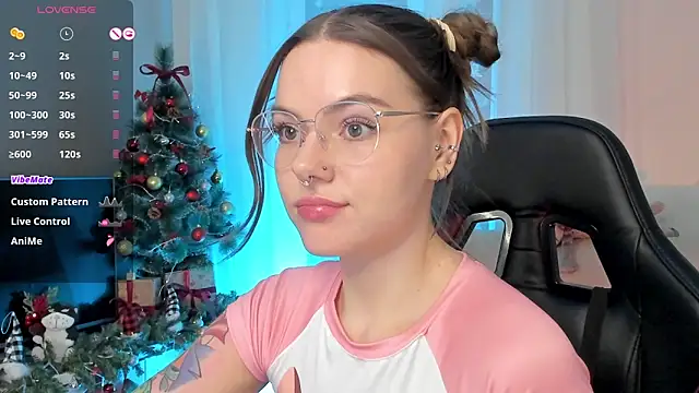 Snapshot of Marta_May_ chatting on 01.14.25 Marta May online show from 01.14.25