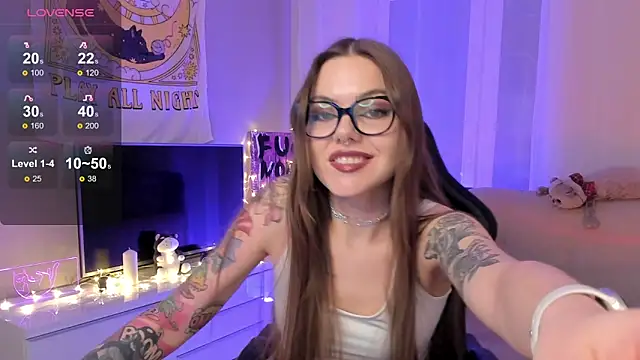 Snapshot of Marta_May_ chatting on 01.26.25 Marta May online show from 01.26.25