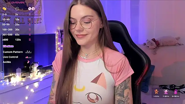 Snapshot of Marta_May_ chatting on 02.11.25 Marta May online show from 02.11.25