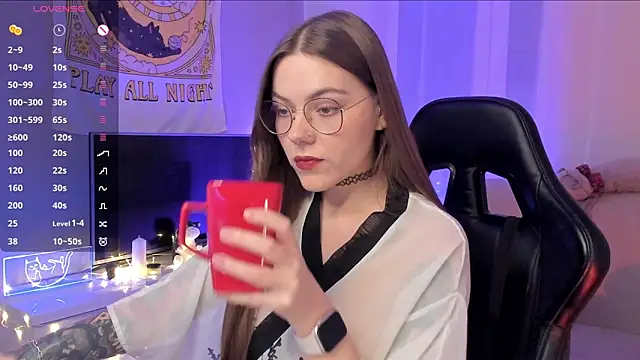 Snapshot of Marta_May_ chatting on 02.13.25 Marta May online show from 02.13.25