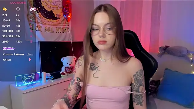 Snapshot of Marta_May_ chatting on 03.06.25 Marta May online show from 03.06.25