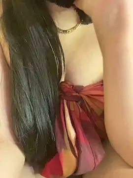 Snapshot of Cameelia chatting on 11.02.25 Cameelia online show from 11.02.25