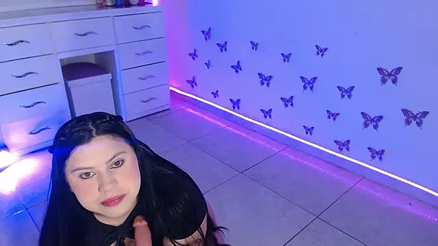 April sexycurvi online show from 03.08.26