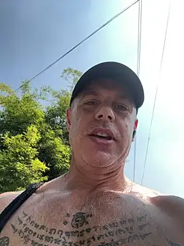 luv2masterb8247 online show from 01.27.25