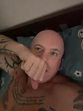 luv2masterb8247 online show from 02.26.25