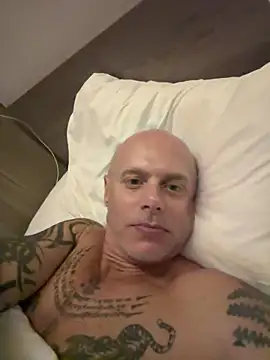 luv2masterb8247 online show from 12.17.25