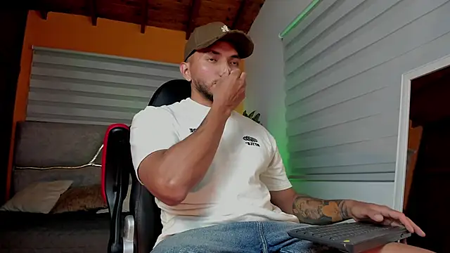 maximusclark1 online show from 03.19.26