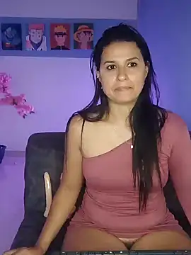 Snapshot of elena_jonees chatting on 12.26.24 elena jonees online show from 12.26.24