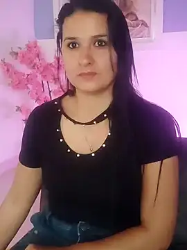 Snapshot of elena_jonees chatting on 12.29.24 elena jonees online show from 12.29.24