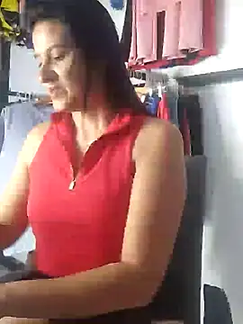 Snapshot of elena_jonees chatting on 01.15.25 elena jonees online show from 01.15.25