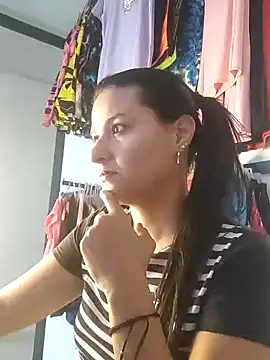 Snapshot of elena_jonees chatting on 01.16.25 elena jonees online show from 01.16.25