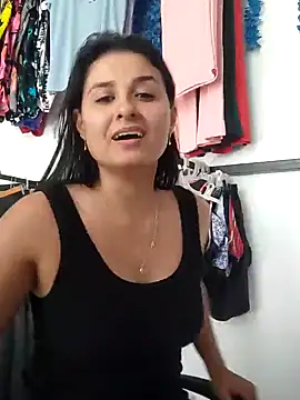 Snapshot of elena_jonees chatting on 01.27.25 elena jonees online show from 01.27.25
