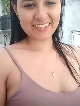 Snapshot of elena_jonees chatting on 01.28.25 elena jonees online show from 01.28.25