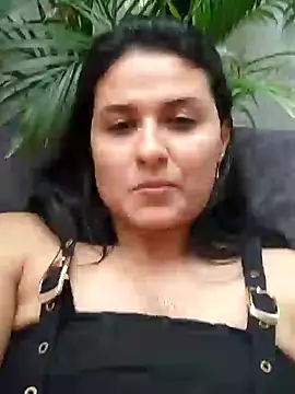 Snapshot of elena_jonees chatting on 02.06.25 elena jonees online show from 02.06.25