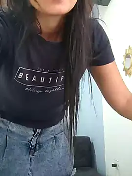 Snapshot of elena_jonees chatting on 02.15.25 elena jonees online show from 02.15.25