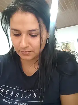 Snapshot of elena_jonees chatting on 03.18.25 elena jonees online show from 03.18.25
