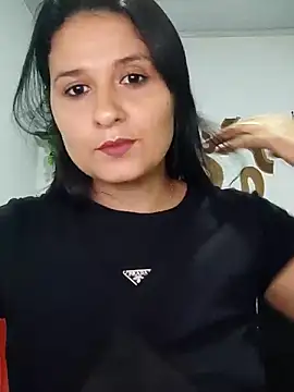 Snapshot of elena_jonees chatting on 10.10.25 elena jonees online show from 10.10.25