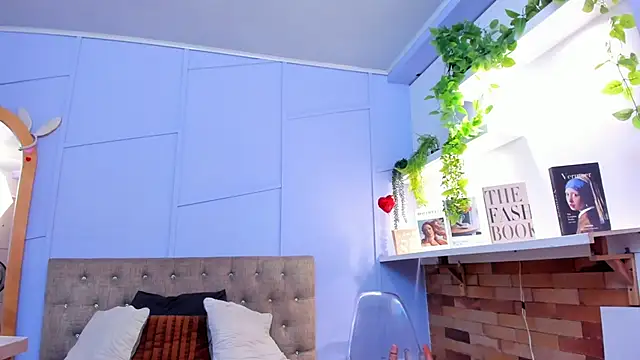 Snapshot of nathalie_rossel chatting on 11.22.25 nathalie rossel online show from 11.22.25