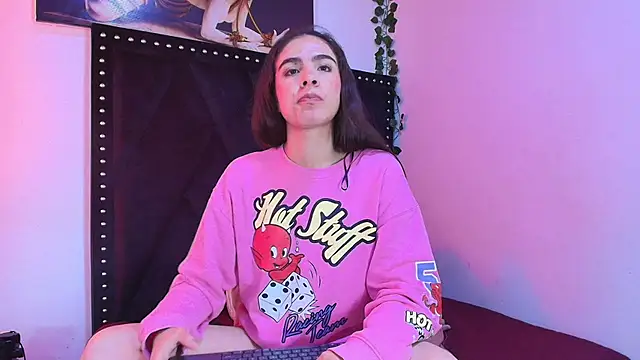 dafne queenn online show from 11.15.25