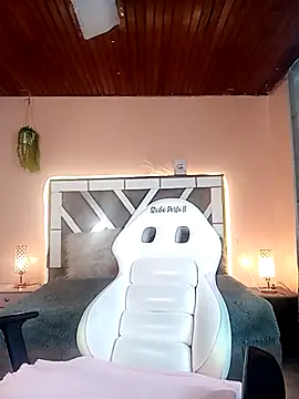 Snapshot of Naiara_Sex_ chatting on 12.03.24 Naiara Sex online show from 12.03.24