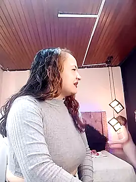 Snapshot of Naiara_Sex_ chatting on 12.14.24 Naiara Sex online show from 12.14.24