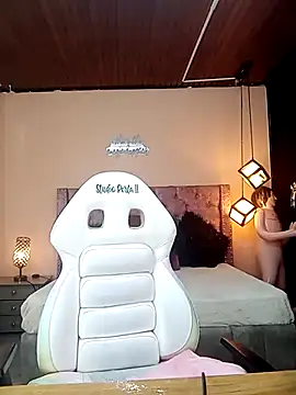 Snapshot of Naiara_Sex_ chatting on 12.15.24 Naiara Sex online show from 12.15.24