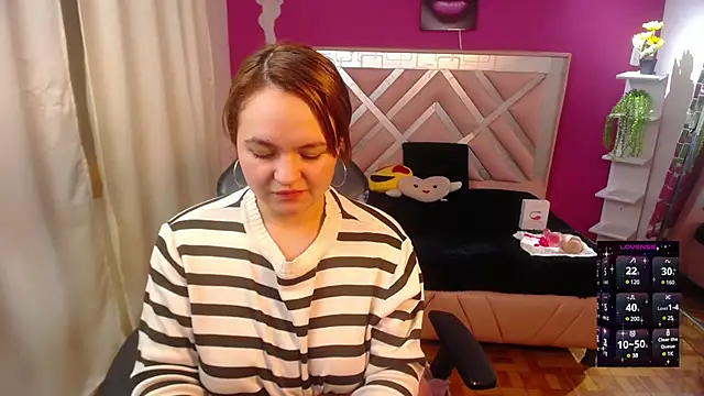 Snapshot of Naiara_Sex_ chatting on 12.28.24 Naiara Sex online show from 12.28.24