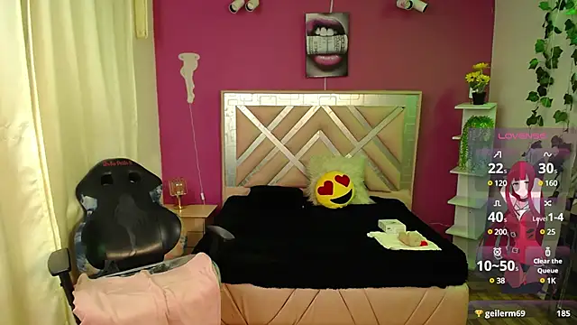 Snapshot of Naiara_Sex_ chatting on 01.08.25 Naiara Sex online show from 01.08.25