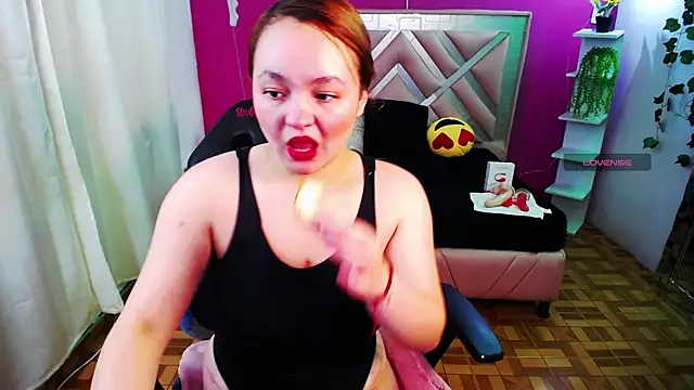 Snapshot of Naiara_Sex_ chatting on 01.10.25 Naiara Sex online show from 01.10.25