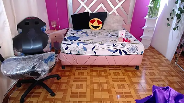 Snapshot of Naiara_Sex_ chatting on 01.14.25 Naiara Sex online show from 01.14.25