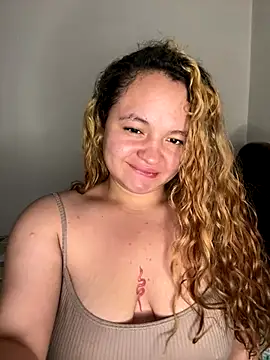 Snapshot of Naiara_Sex_ chatting on 11.06.25 Naiara Sex online show from 11.06.25