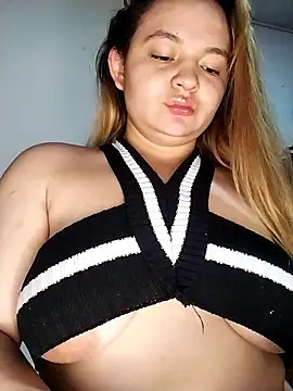 Snapshot of Naiara_Sex_ chatting on 12.15.25 Naiara Sex online show from 12.15.25