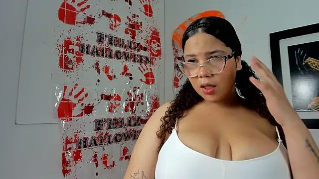 zoee lovv online show from 10.30.25