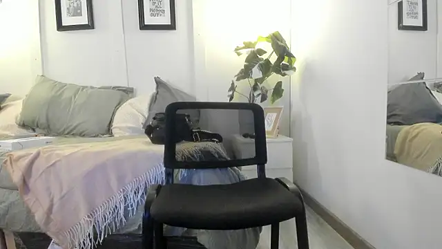 Caroline dh online show from 02.08.26