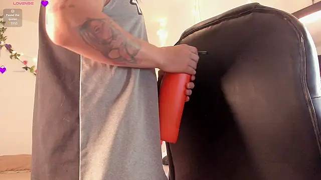 Snapshot of Carlasxdreams chatting on 11.02.25 Carlasxdreams online show from 11.02.25