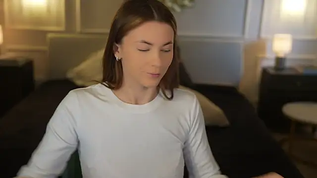 Julia  Star  online show from 04.11.26