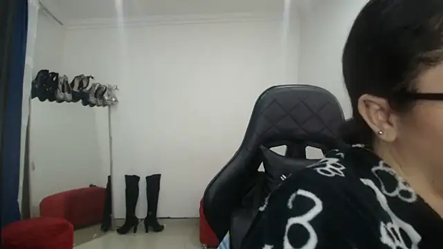 Madame Shein  online show from 02.14.25