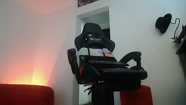 Madame Shein  online show from 02.28.25