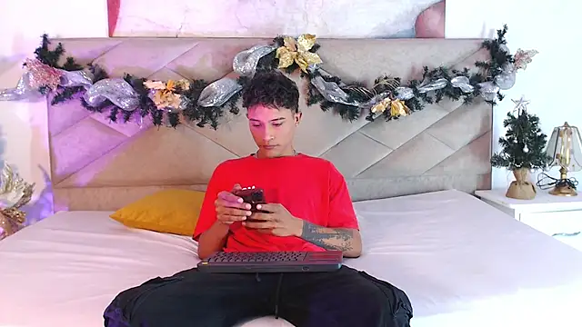 Edward Milleer online show from 12.07.24